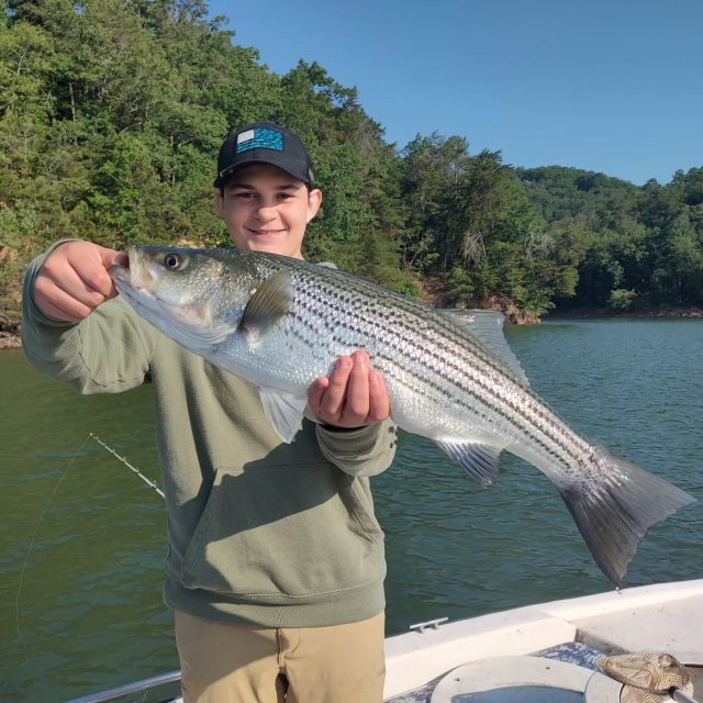 It was a great weekend on Lake allatoona! Now's the Time to get those kids out there with school ending. Give me a call to set up your adventure. 770-815-9579